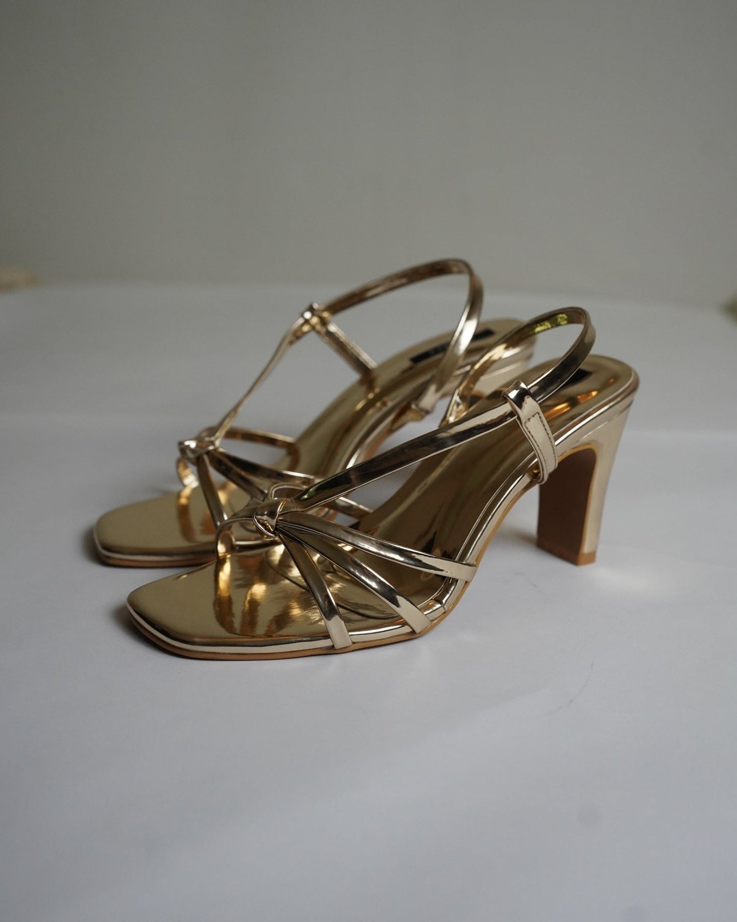 ELARA - GOLD -