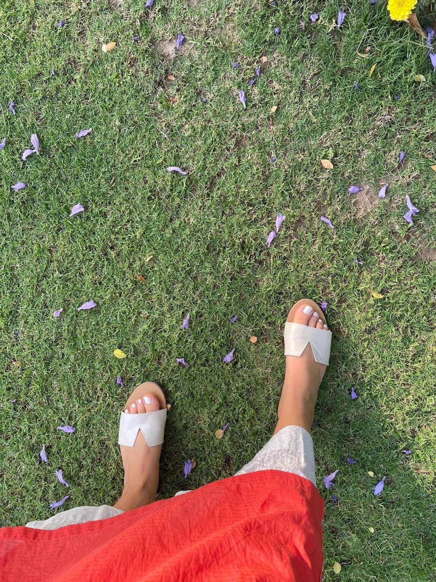 White V - Cut Leather Slide -