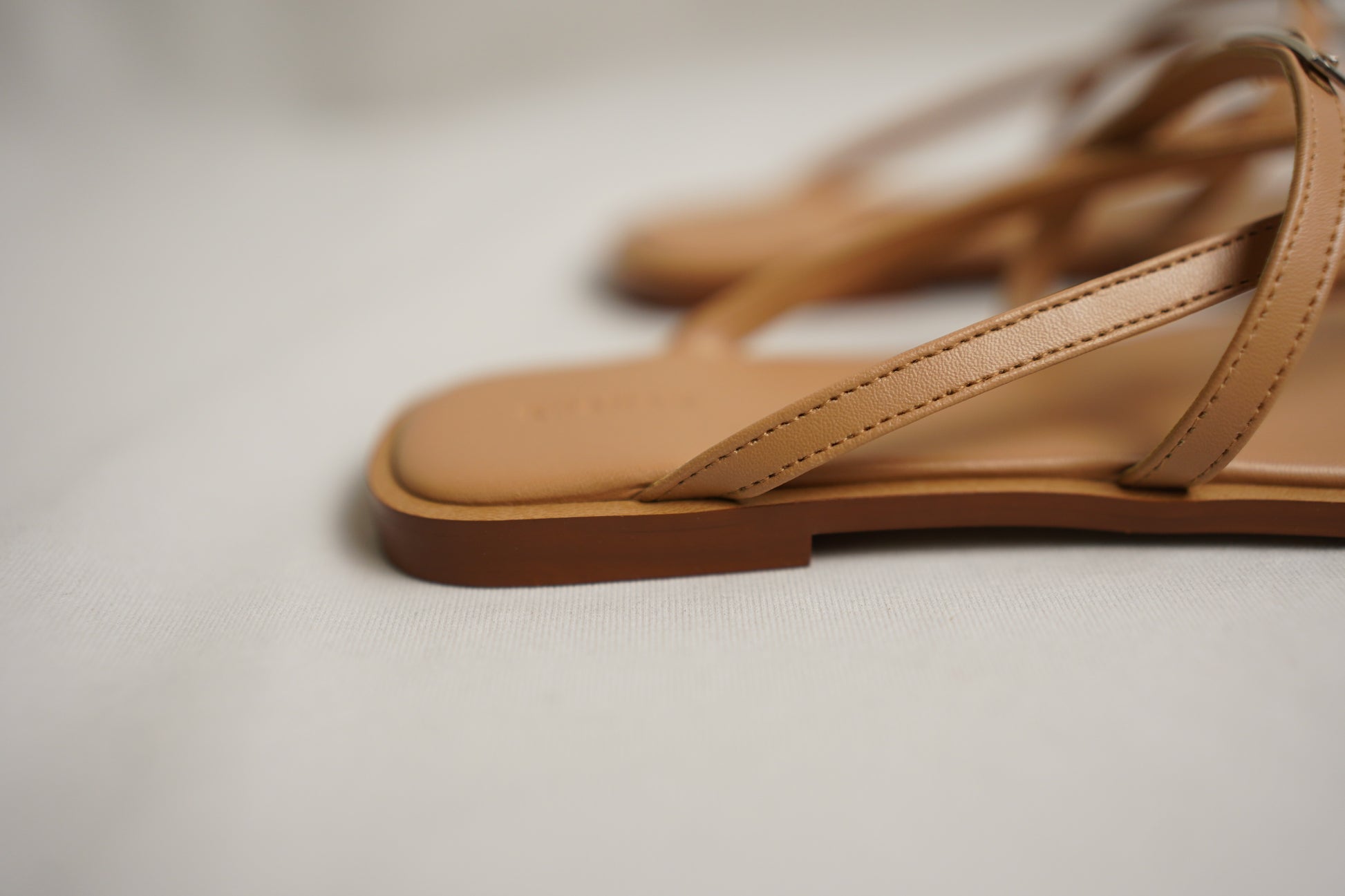 Nova beige flat sandals with cushioned footbed