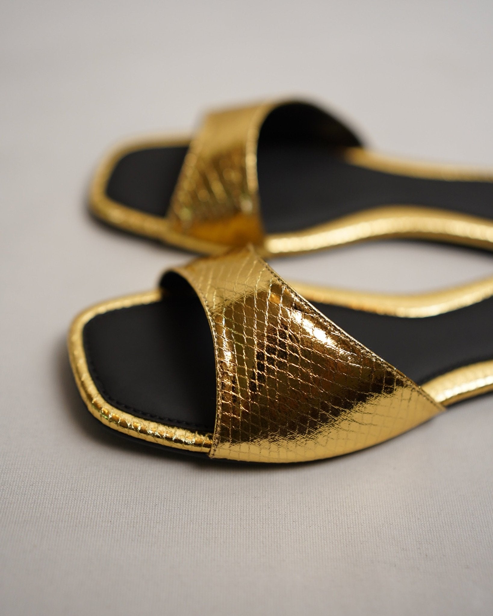 AURA – GOLD -