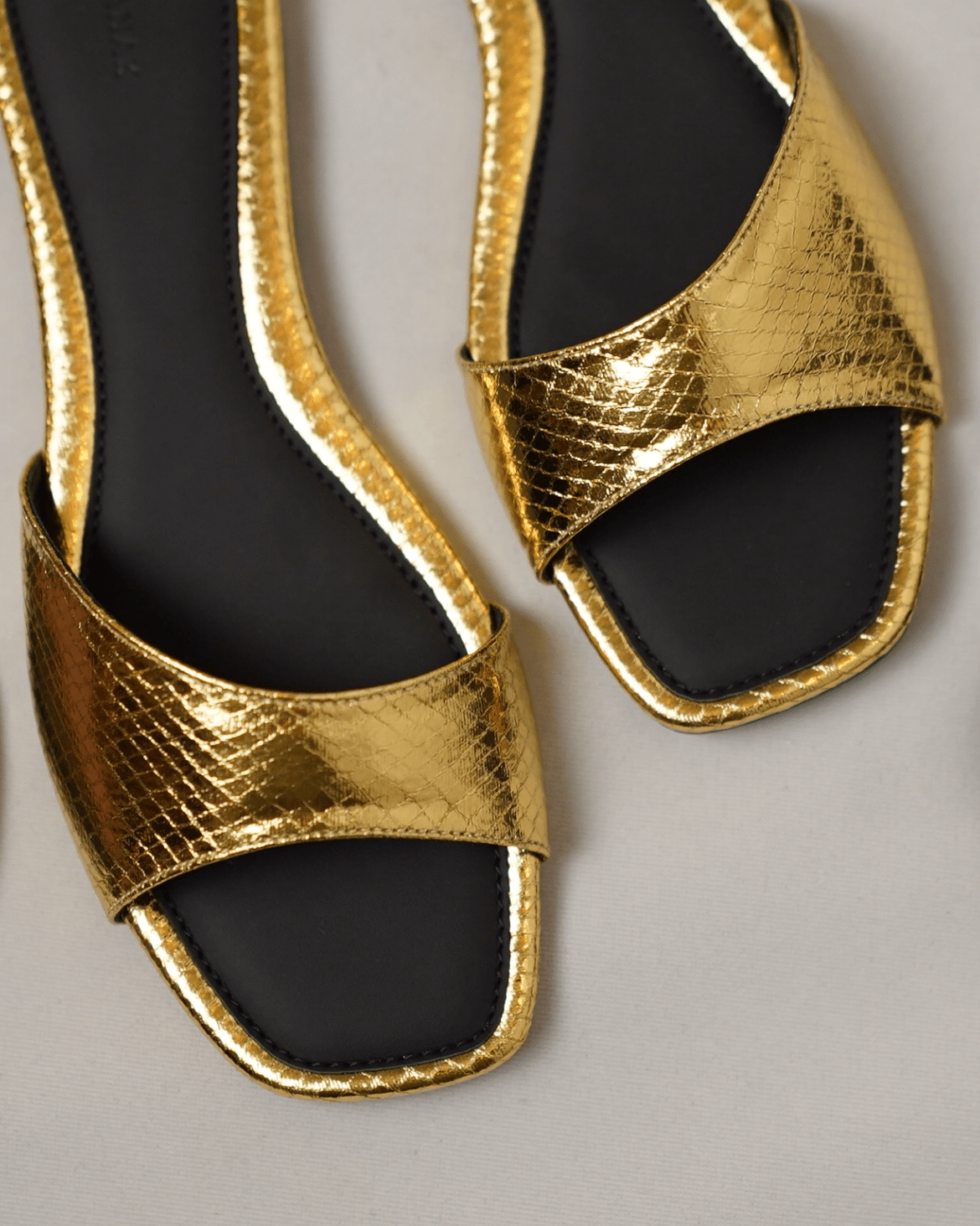 AURA – GOLD -