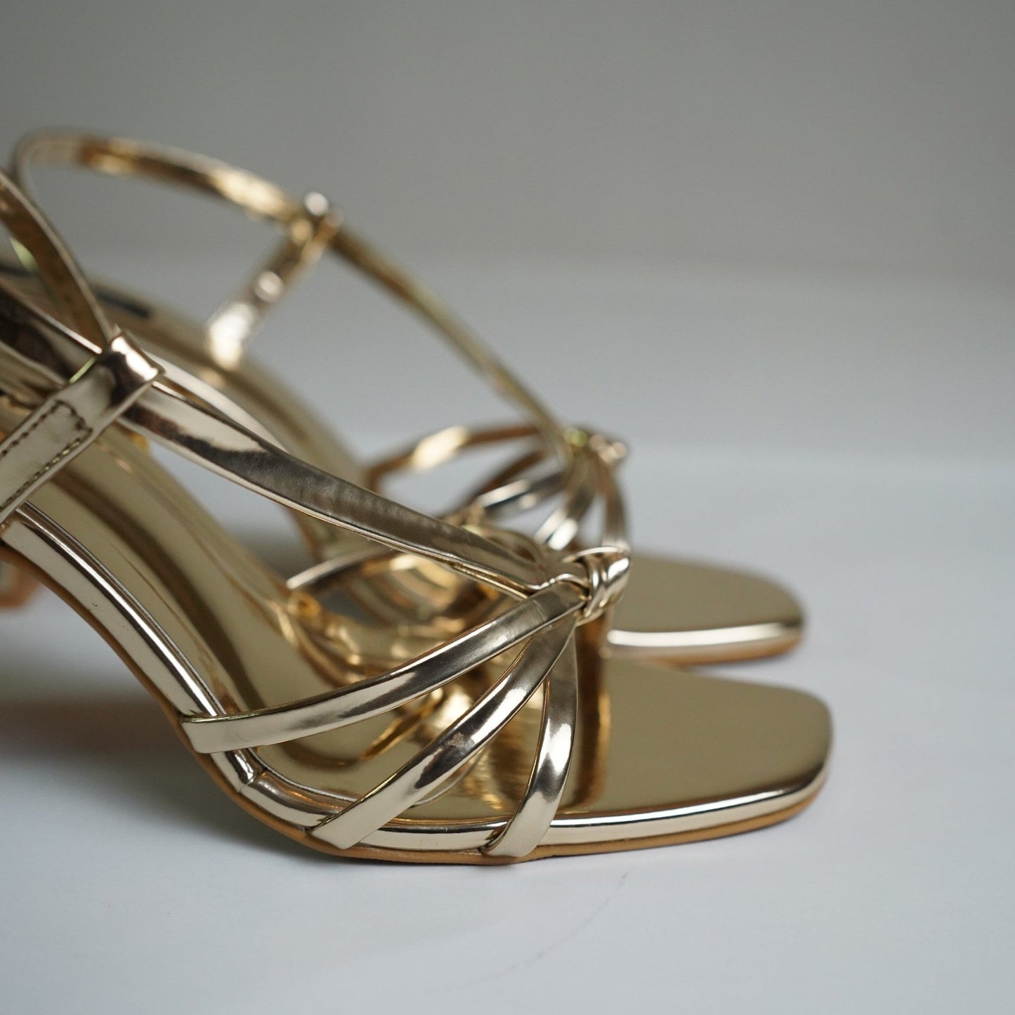 ELARA - GOLD - 