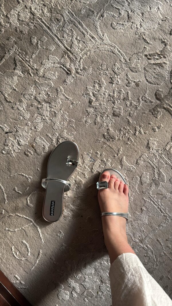 crystal-toe-ring-sandals