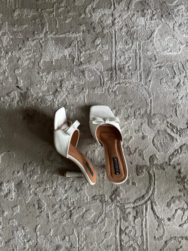 Peep-toe Bow Heels